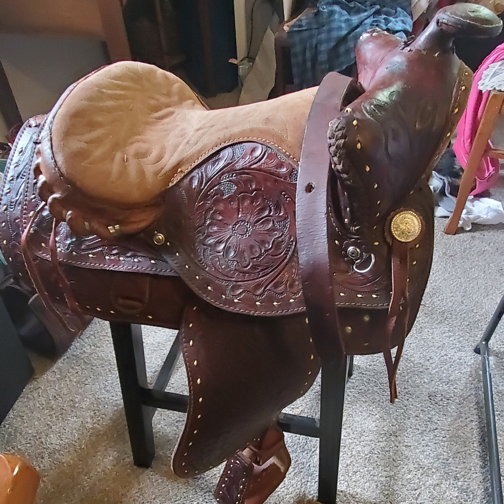 Youth saddle